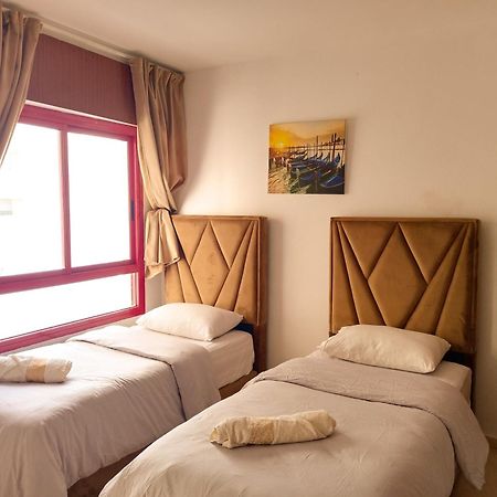 Amazing Appartement Au Centre Ville En Face Hilton & Gare Train De Tgv De Tanger 2N Екстер'єр фото
