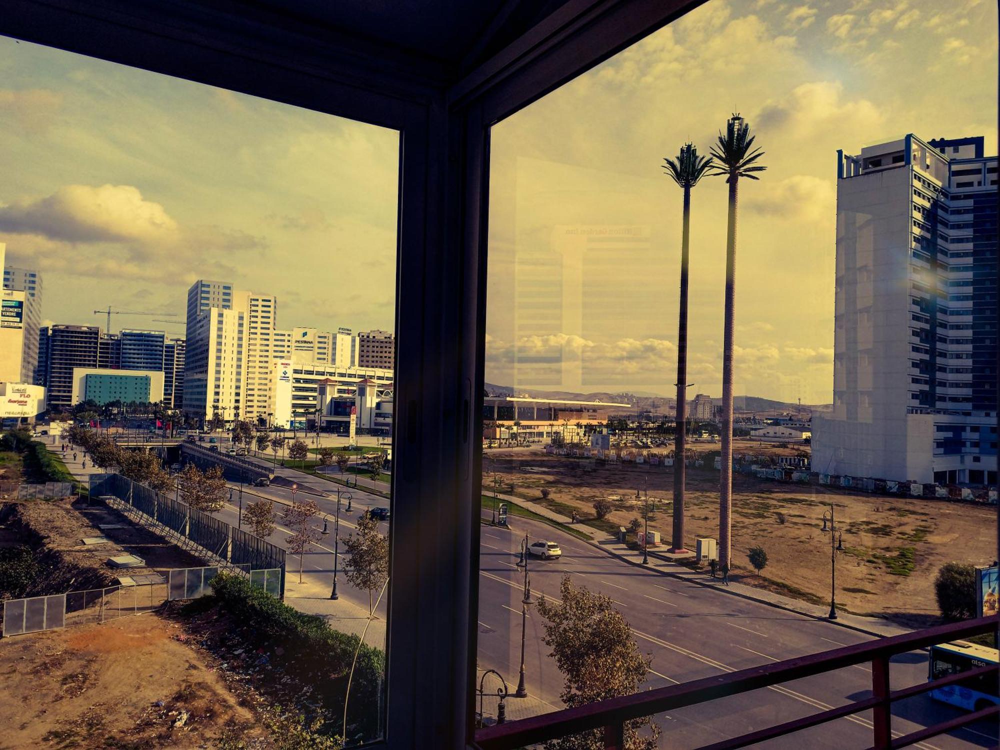 Amazing Appartement Au Centre Ville En Face Hilton & Gare Train De Tgv De Tanger 2N Екстер'єр фото