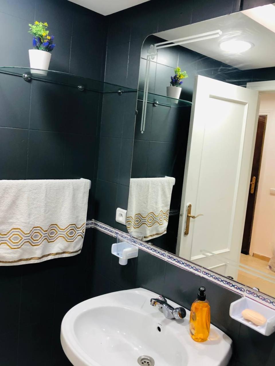 Amazing Appartement Au Centre Ville En Face Hilton & Gare Train De Tgv De Tanger 2N Екстер'єр фото